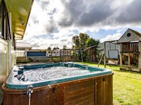 Karamu Cottage - Ohakune Holiday Home